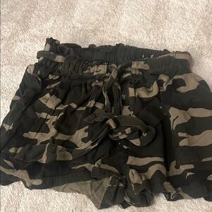 Brooklyn Karma $13 Camouflage Women's Shorts SZS Front Pockets Belt COMFY